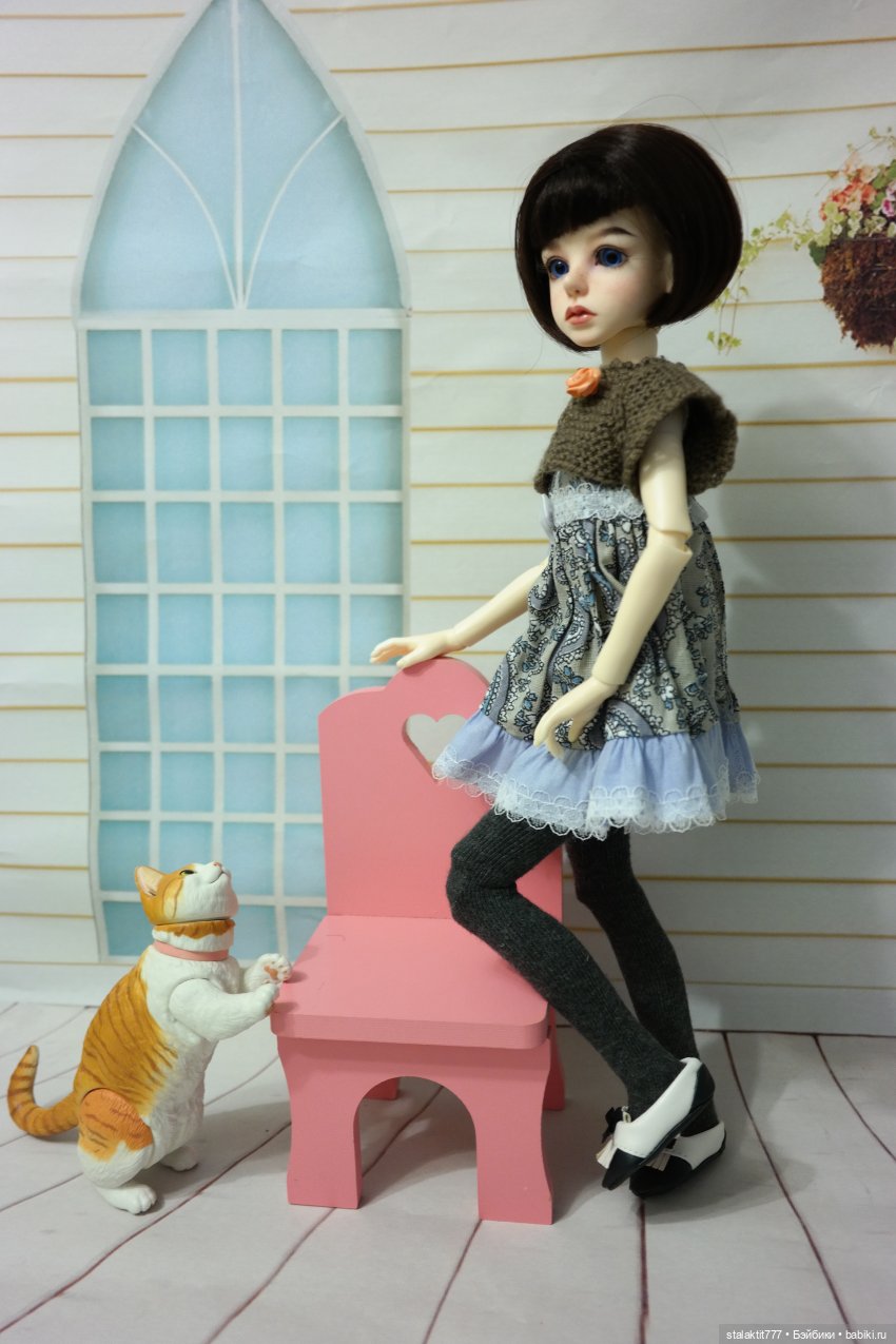 Алиса. Чуть романтичнее. И кот, конечно же кот