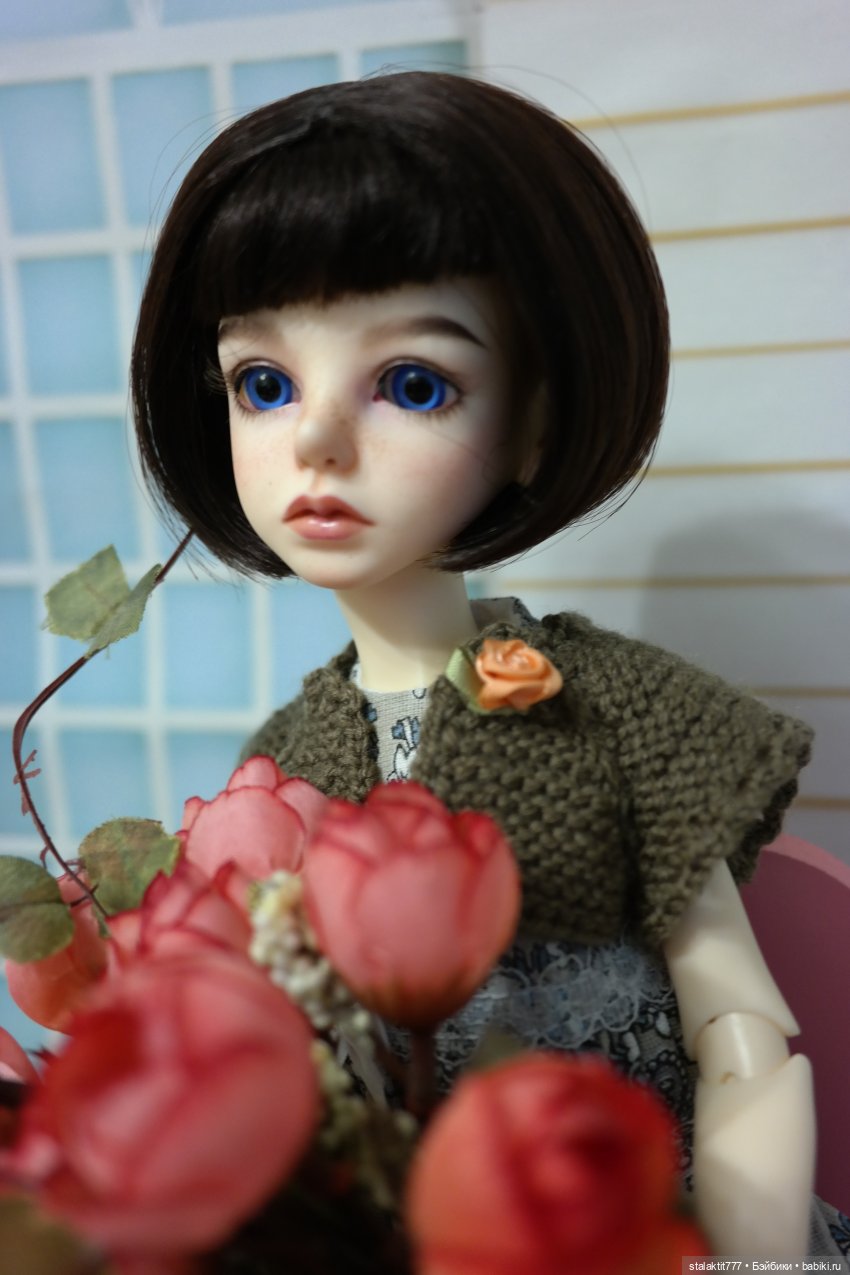 Алиса. Чуть романтичнее. И кот, конечно же кот