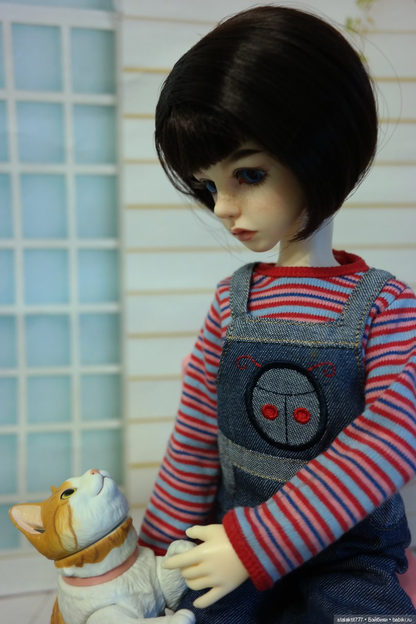 Алиса. Чуть романтичнее. И кот, конечно же кот