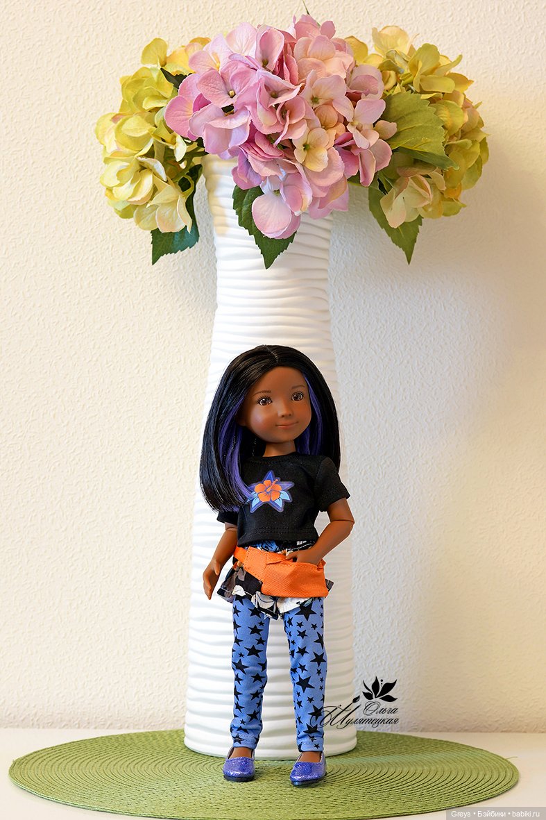 Ruby Red Siblies - чья сестра, чья подружка