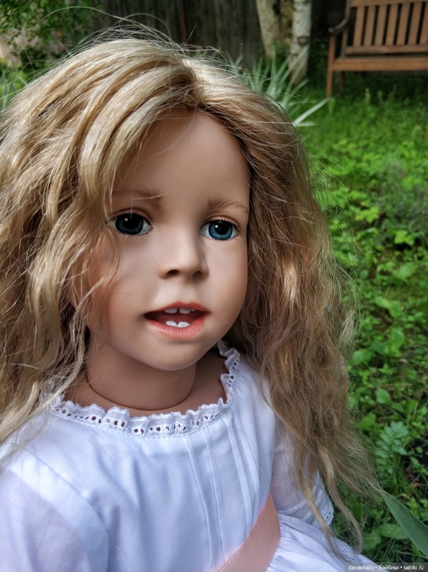 Инес от Ute Kase Lepp и тюльпаны