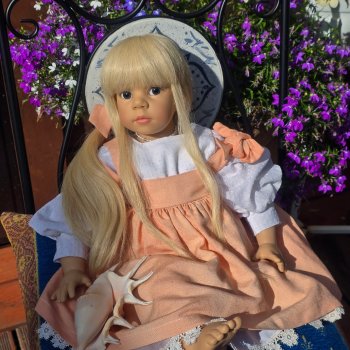 Утро Лары         Я слышу море