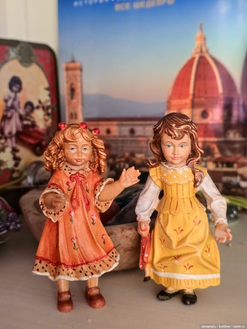 Деревянные коллекционные фигурки итальянской фабрики Dolfi Елена и Элизабет (фото 3)