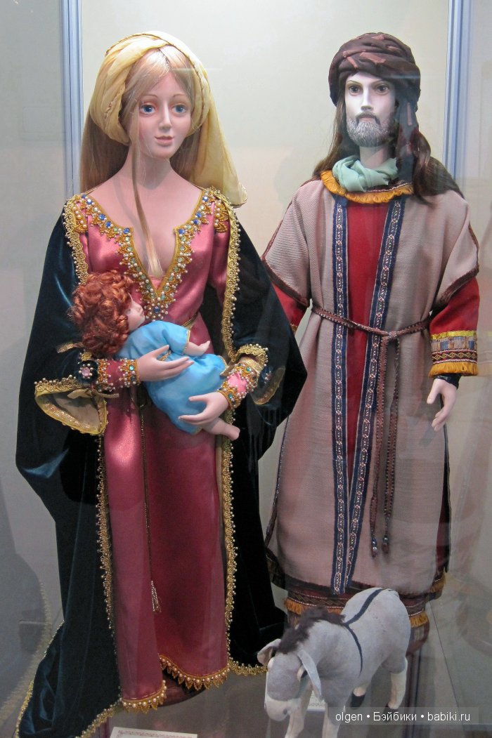 "Всемирная история в куклах". Выставка костюмированной фарфоровой скульптуры, Дмитров 2015. Фоторепортаж