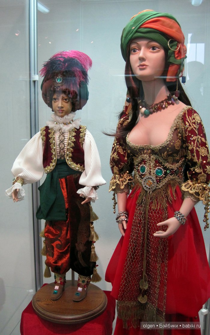 "Всемирная история в куклах". Выставка костюмированной фарфоровой скульптуры, Дмитров 2015. Фоторепортаж (фото 2)