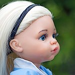 Делать ей было совершенно нечего, а сидеть без дела, сами знаете, дело нелегкое