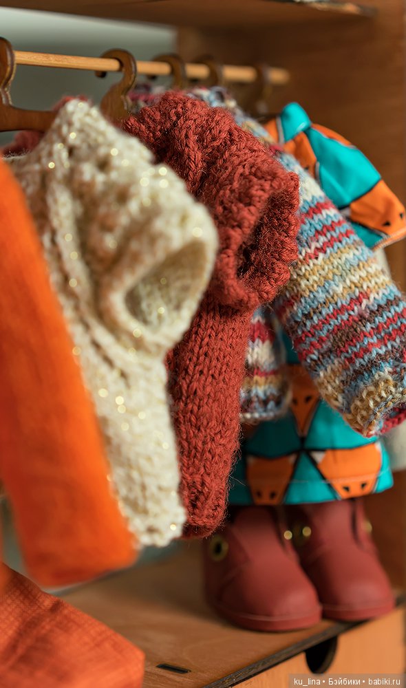 Вдруг упала шишка, прямо мишке в лоб! Рассердился мишка и ногою ТОП