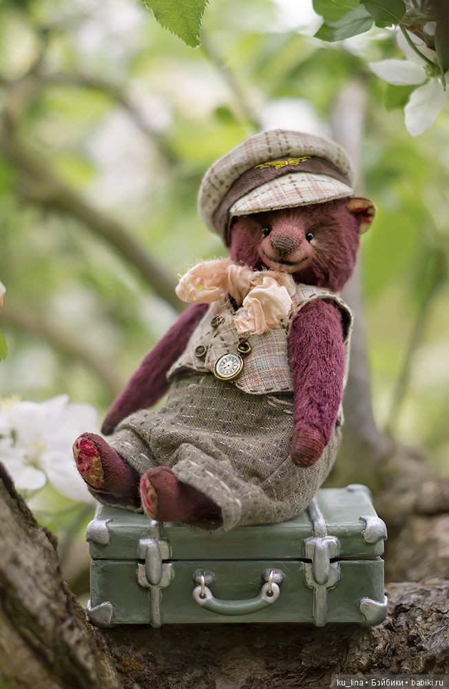 Вдруг упала шишка, прямо мишке в лоб! Рассердился мишка и ногою ТОП