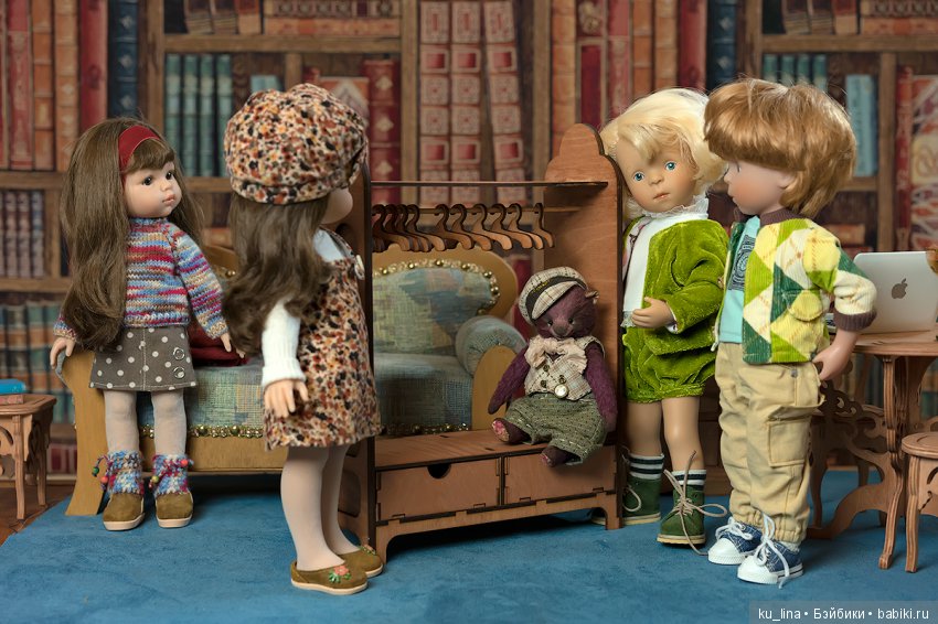 Вдруг упала шишка, прямо мишке в лоб! Рассердился мишка и ногою ТОП