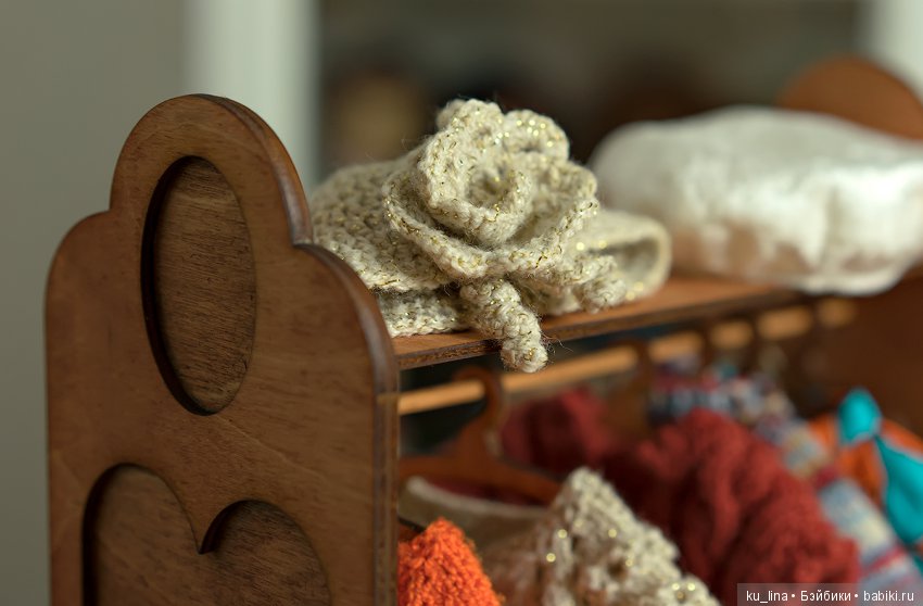 Вдруг упала шишка, прямо мишке в лоб! Рассердился мишка и ногою ТОП