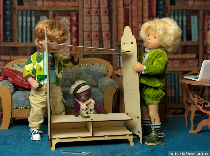 Вдруг упала шишка, прямо мишке в лоб! Рассердился мишка и ногою ТОП