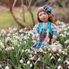 Подснежников нежнейшие цветы… Они так безыскусно совершенны, в прохладности весенних дней священны, как символы несбывшейся мечты.