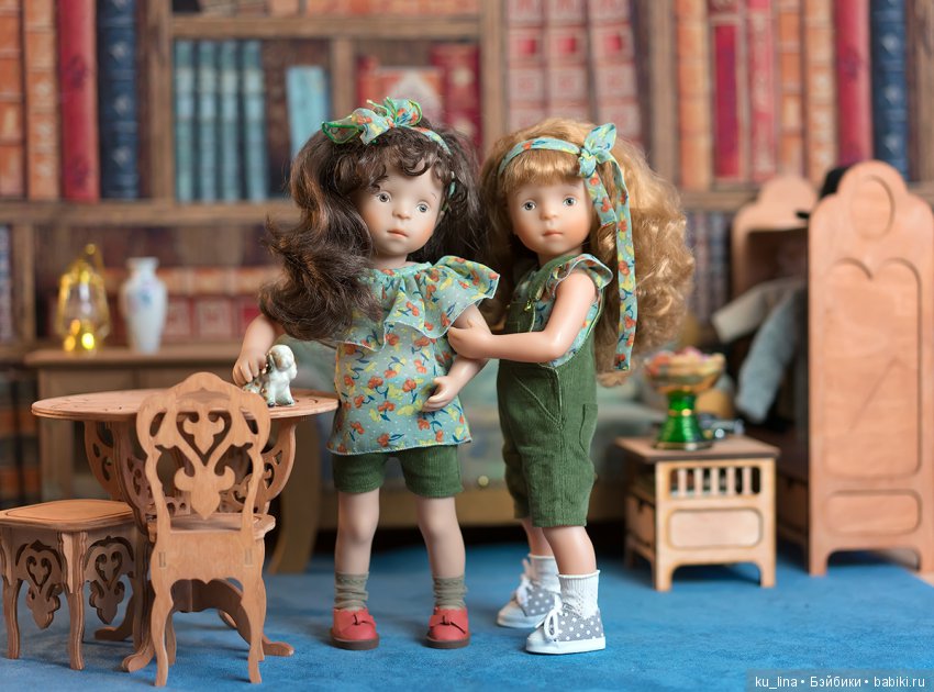 Король оранжевое лето, голубоглазый мальчуган, фонтаны ультрафиолета включает в небе по утрам