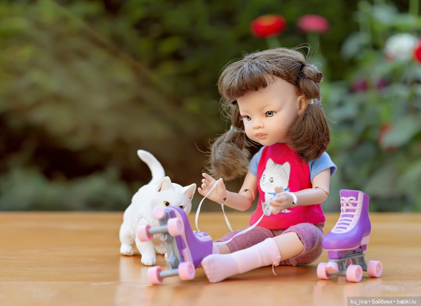 Очень ролики хотела, получила - встать не смела... Но потом взялась за дело, собралась и осмелела