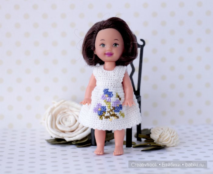 Вышивка на кукольных платьях (фото 2)