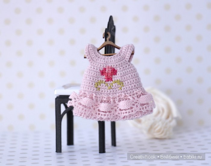 Вышивка на кукольных платьях (фото 3)