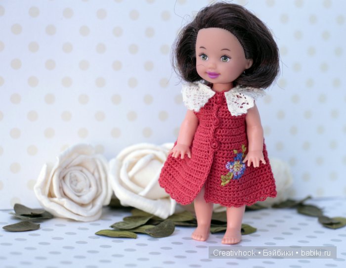 Вышивка на кукольных платьях
