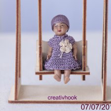 Миниатюрные куколки тоже хотят быть красивыми