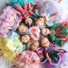 Цветы и куклы