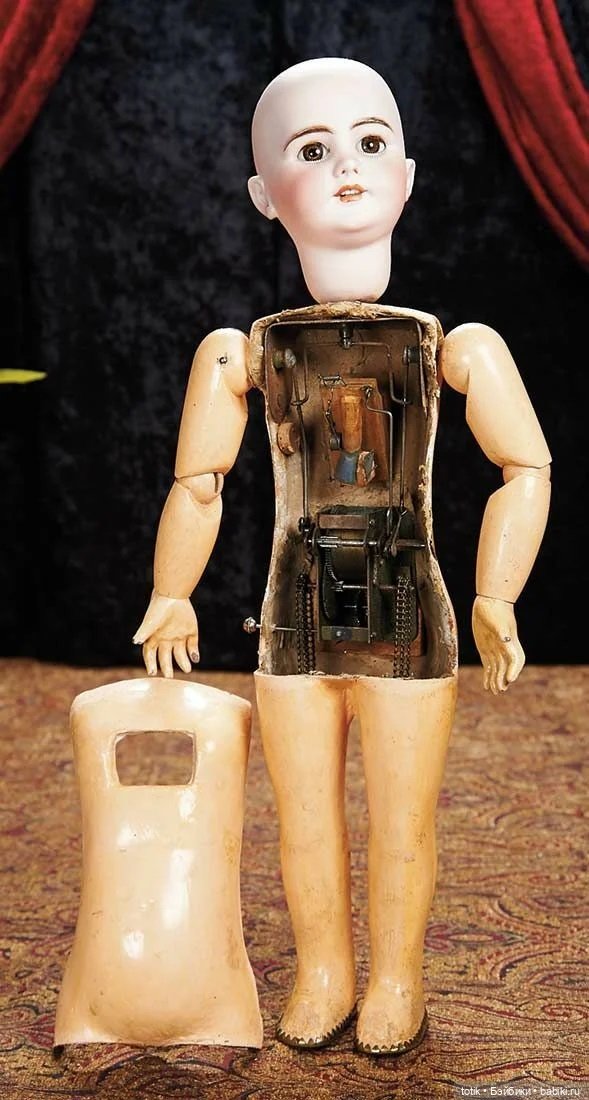 Ходячая и звуковая кукла Флейшман