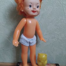 Кукла клоун с игрушкой