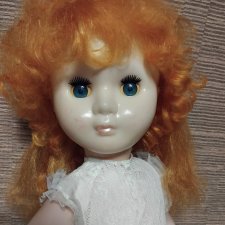 Высокая кукла с подарком