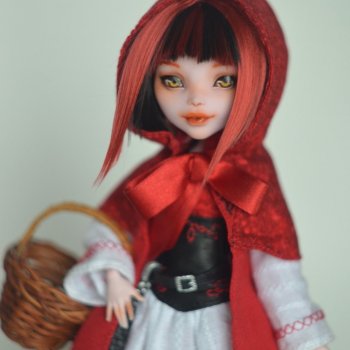 Красная шапочка - Девушка в алом плаще