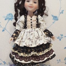 Платье куклам Ruby Red 37 см Кофе со сливками