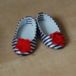 Много обуви для разных кукол