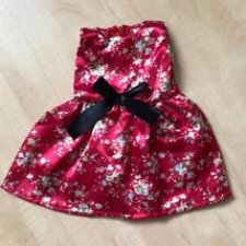 Очень много платьев для кукол