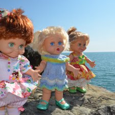 Голубушки на прогулке у моря