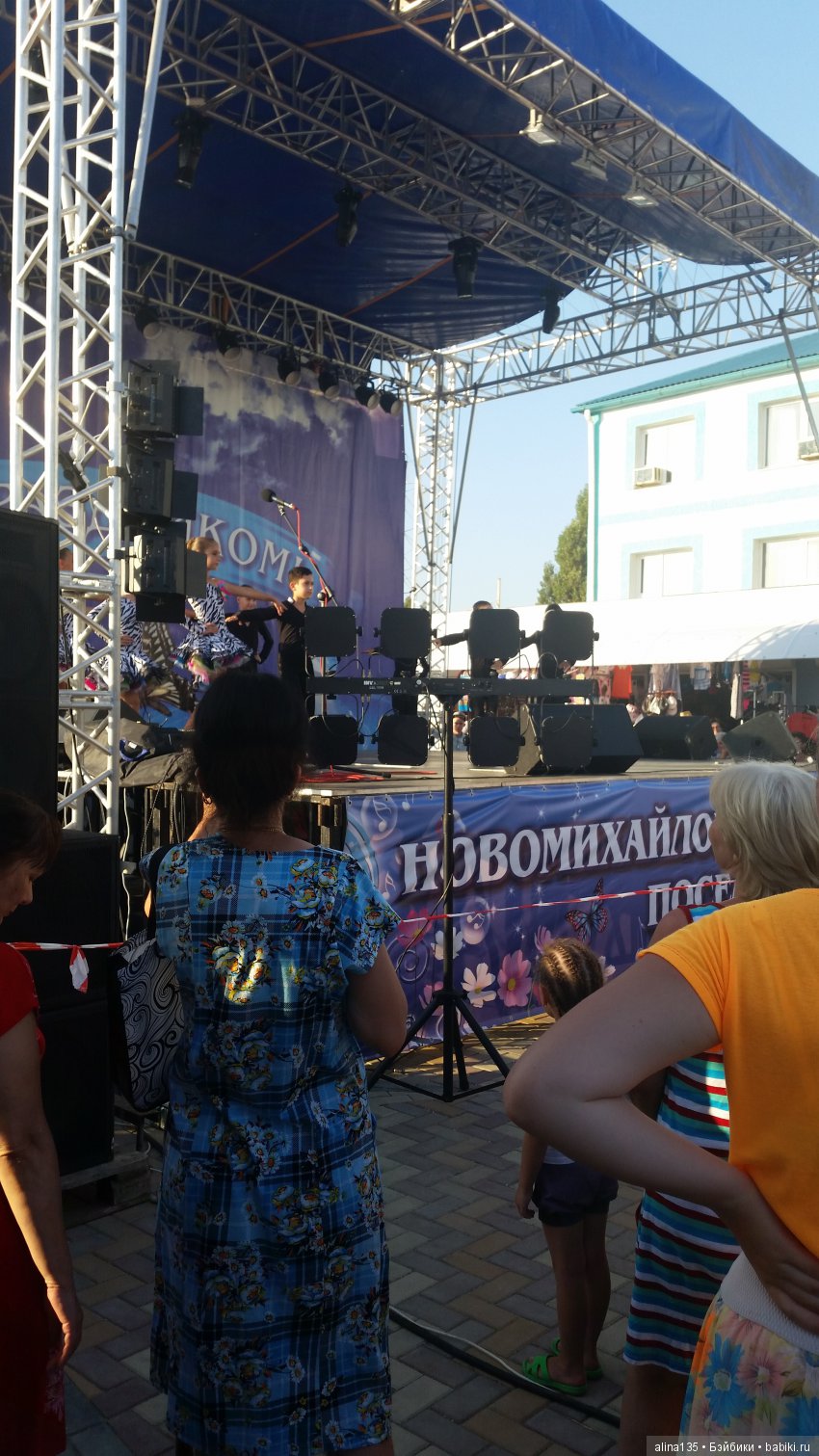 Мои фейсинки празднуют День поселения и демонстрируют новые наряды