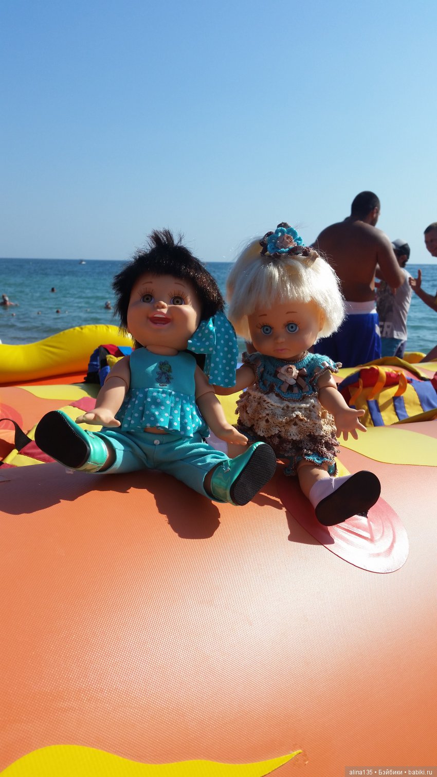 Мои фейсинки празднуют День поселения и демонстрируют новые наряды