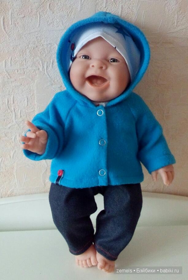 комплект на куклу с джинсами