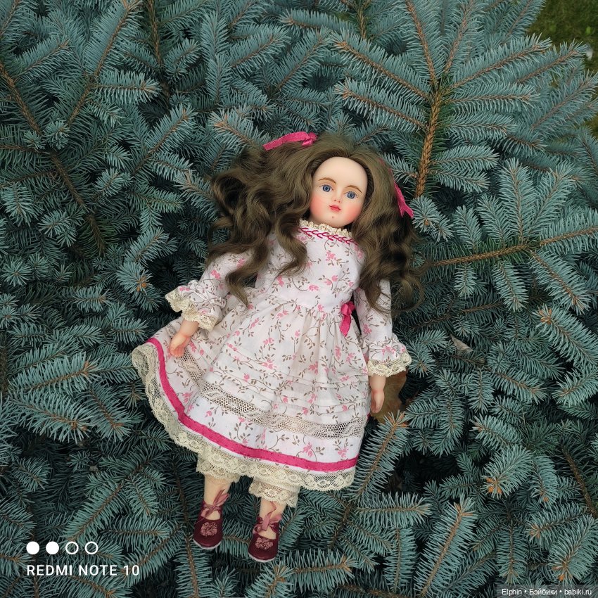 Новая восковая куколка по мотивам антикварных