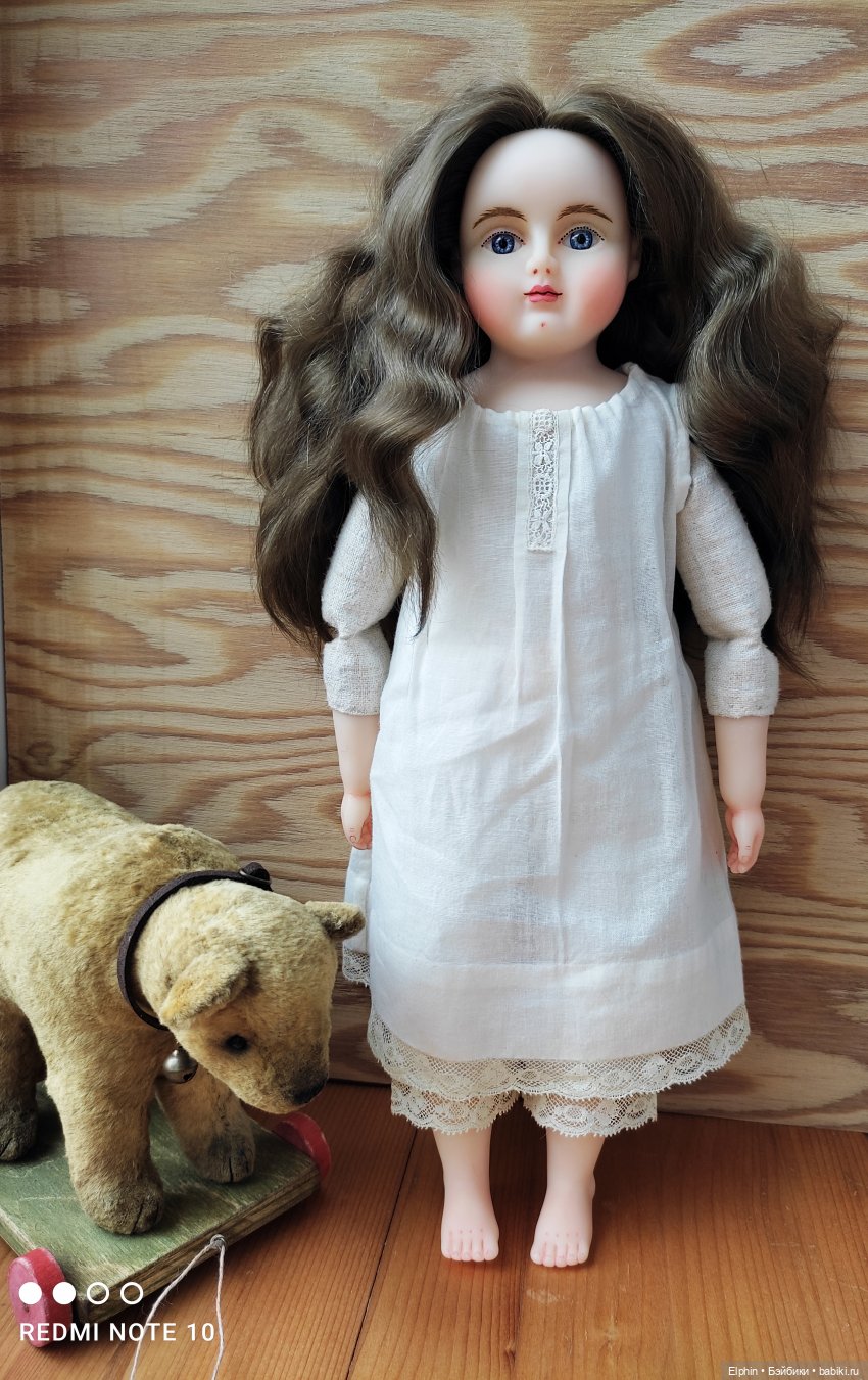 Новая восковая куколка по мотивам антикварных