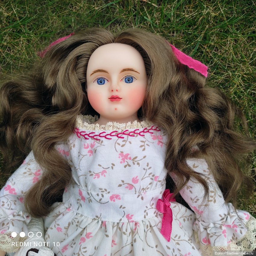 Новая восковая куколка по мотивам антикварных