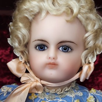 Одна из моих новых работ. Восковая кукла-реплика антикварного Schmitt et Fils.