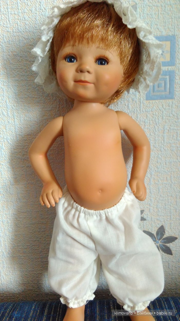 Ох, какой животик, и какие панталончики под платьем!