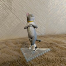 Фигурка "Кошка на коньках".