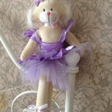 Большая Зая балерина.