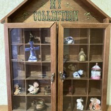 Шкаф - витрина для миниатюр, винтаж