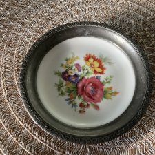 Маленькая тарелочка, старый винтаж для фотосессий