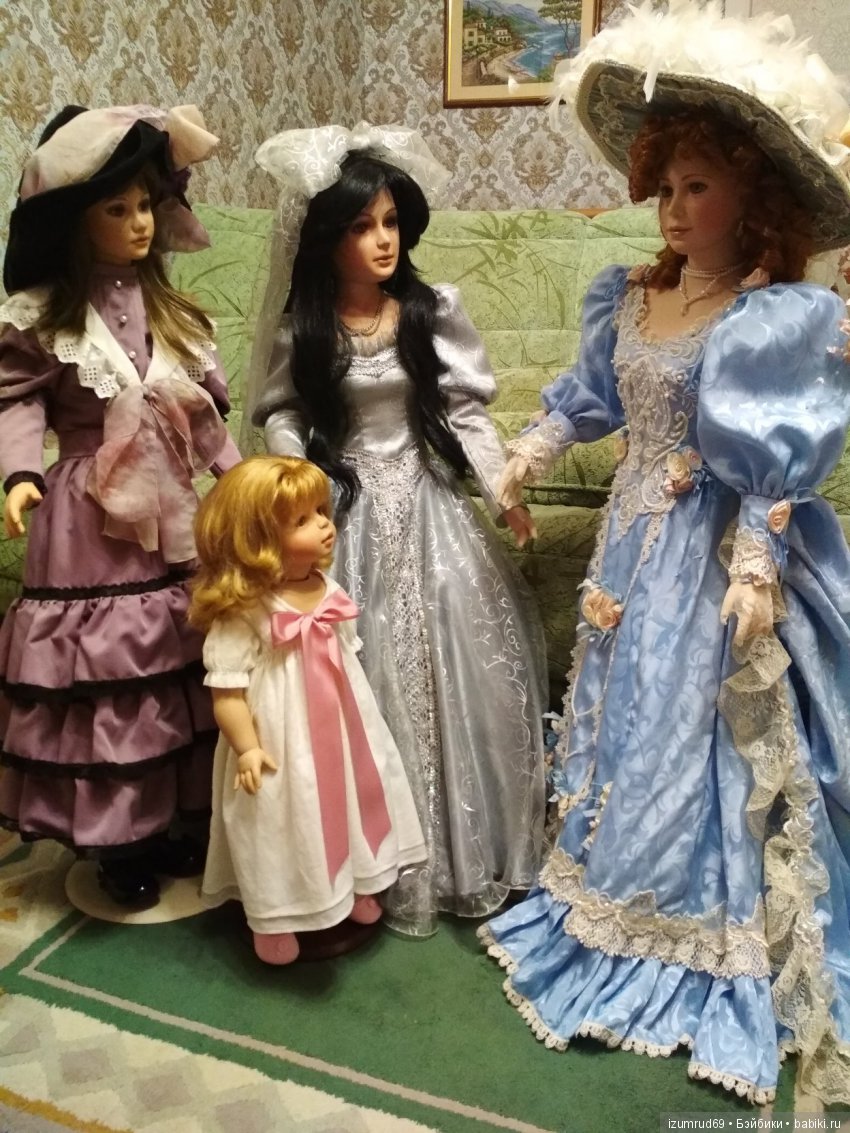 Знакомство Анютки со старшими дамами