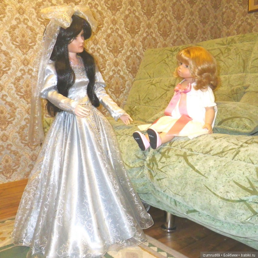 Знакомство Анютки со старшими дамами