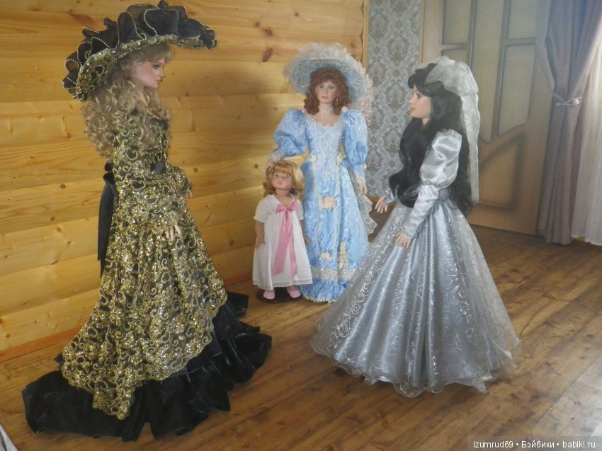 Знакомство Анютки со старшими дамами