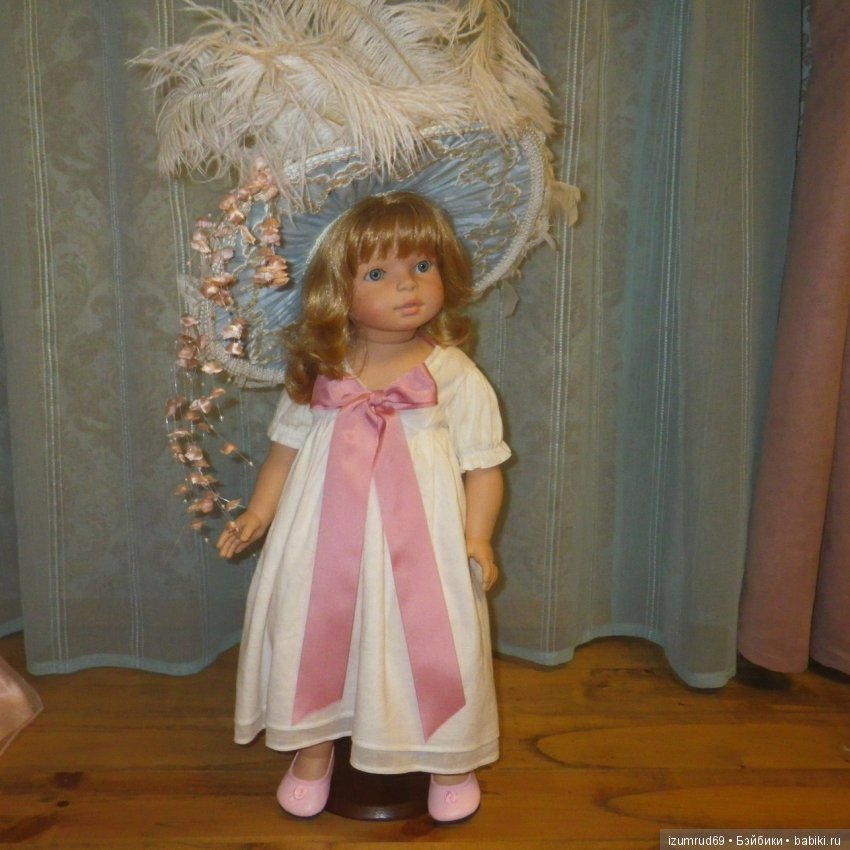 Знакомство Анютки со старшими дамами