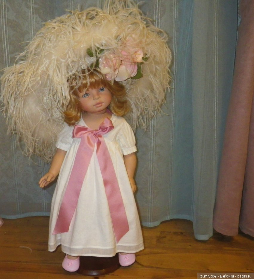 Знакомство Анютки со старшими дамами