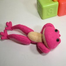 Забавный, розовый Лягушонок