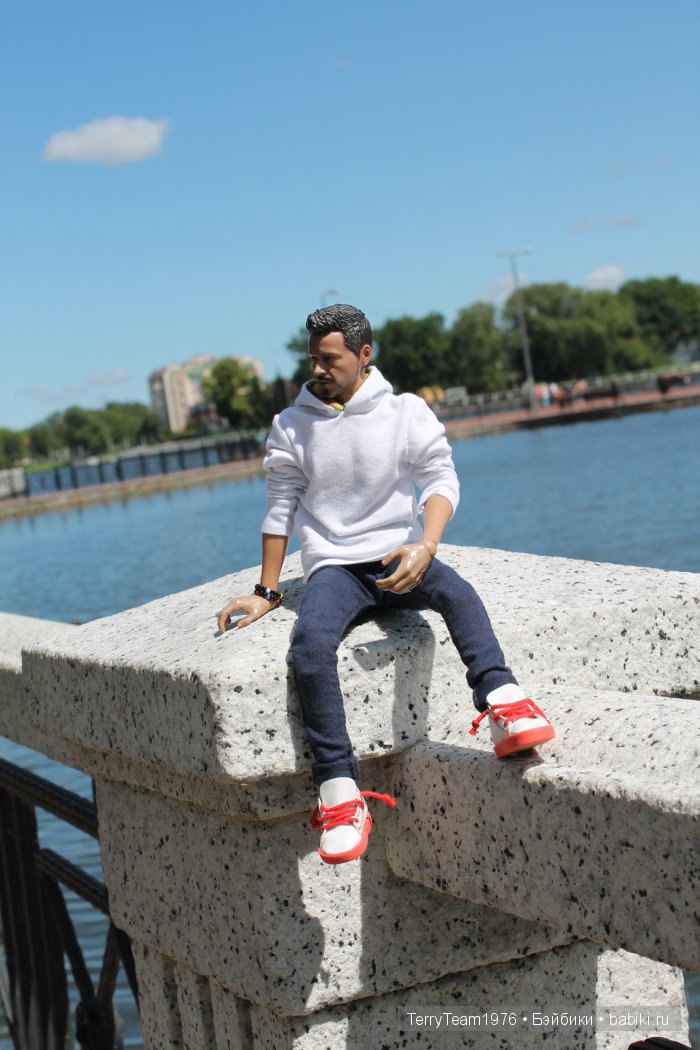 Железный Человек: приключения без брони. Летние каникулы